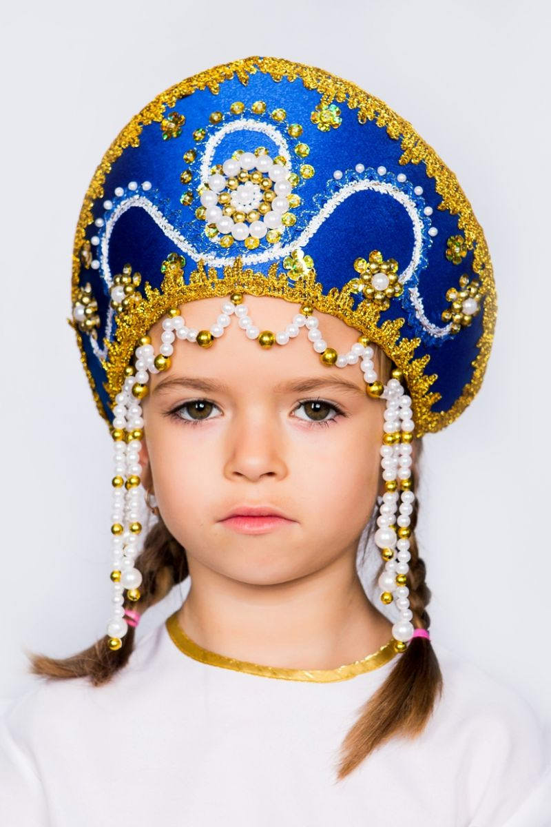 3070-08 Кокошник Алина, с бусинами, высота 11см, синий напрокат и купить в Казани по низкой оптовой цене, доставка по всей России