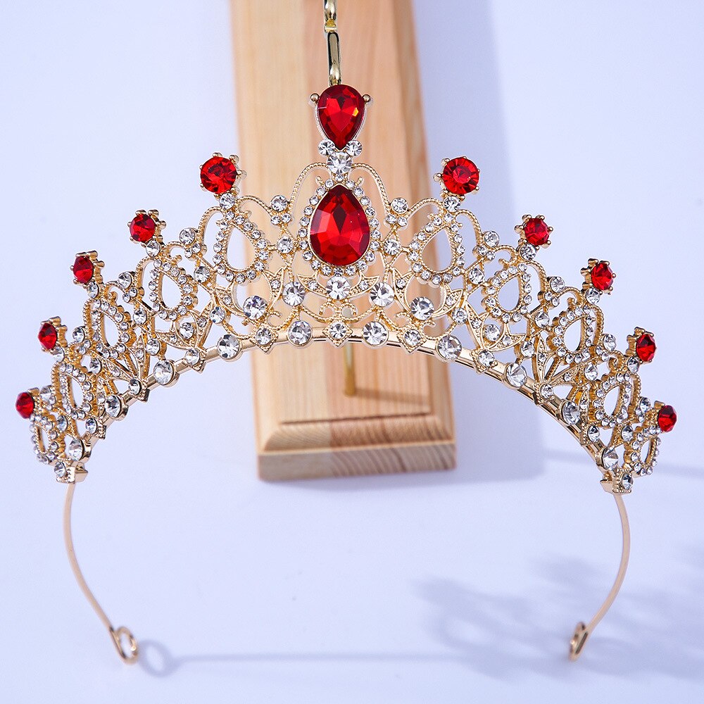 8885-44 Тиара со стразами красная напрокат и купить в Казани по низкой оптовой цене, доставка по всей России