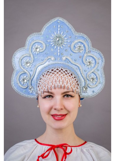 3070-742 Кокошник Елизавета голубой с бусинами Люкс высота 17см напрокат и купить в Казани по низкой оптовой цене, доставка по всей России
