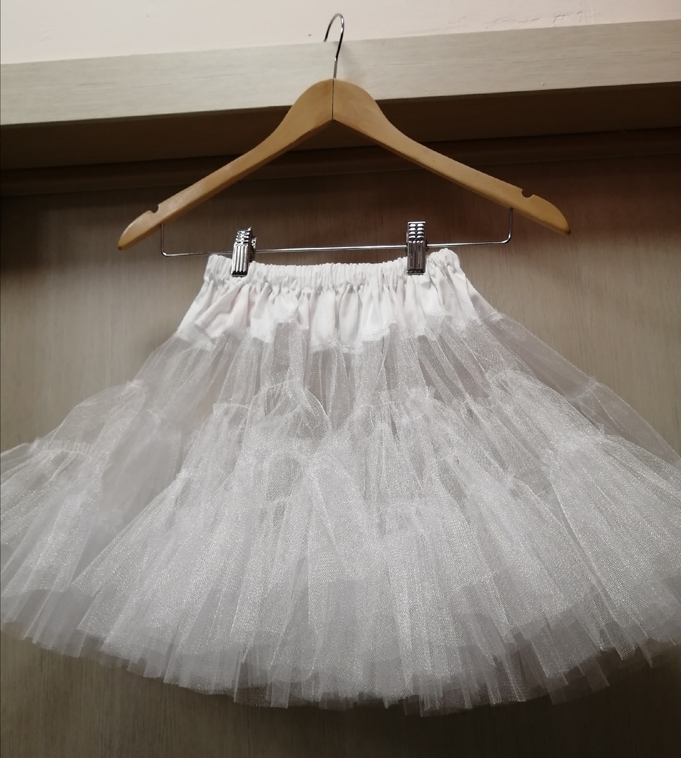 8710-14 Подъюбник белый пышный, длина 40 см напрокат и купить в Казани по низкой оптовой цене, доставка по всей России 8710-14 Подъюбник белый пышный, длина 40 см напрокат и купить в Казани по низкой оптовой цене, доставка по всей России